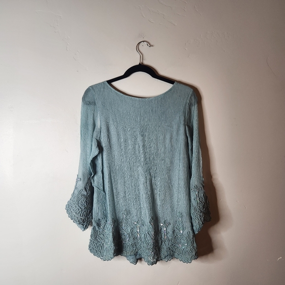 NWT Soft Surroundings Silk Rosette Embellished Top Size Small - Picture 3 of 6